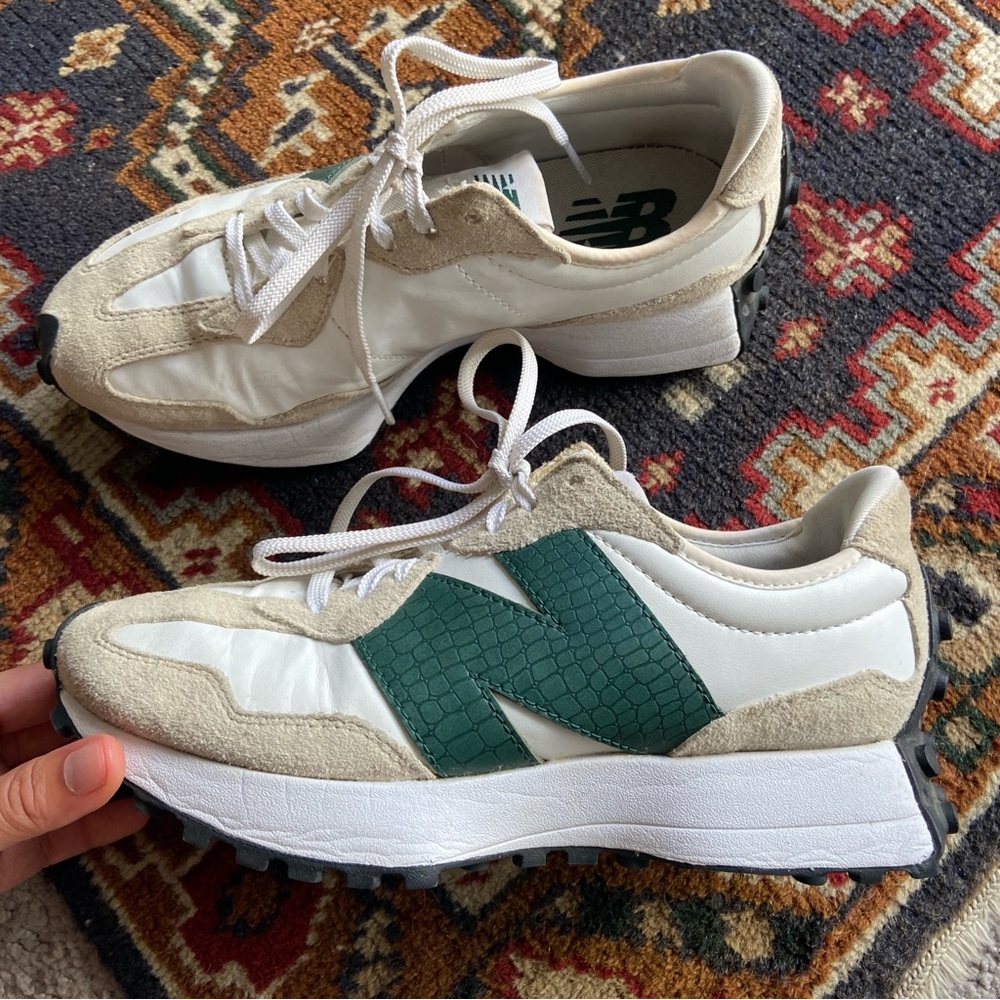 New Balance 327 White and Green